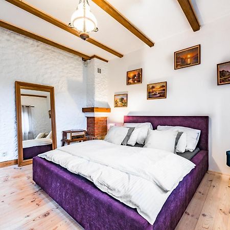 Dworek Wiktorowo Hotel Budki Petrykowskie Kültér fotó