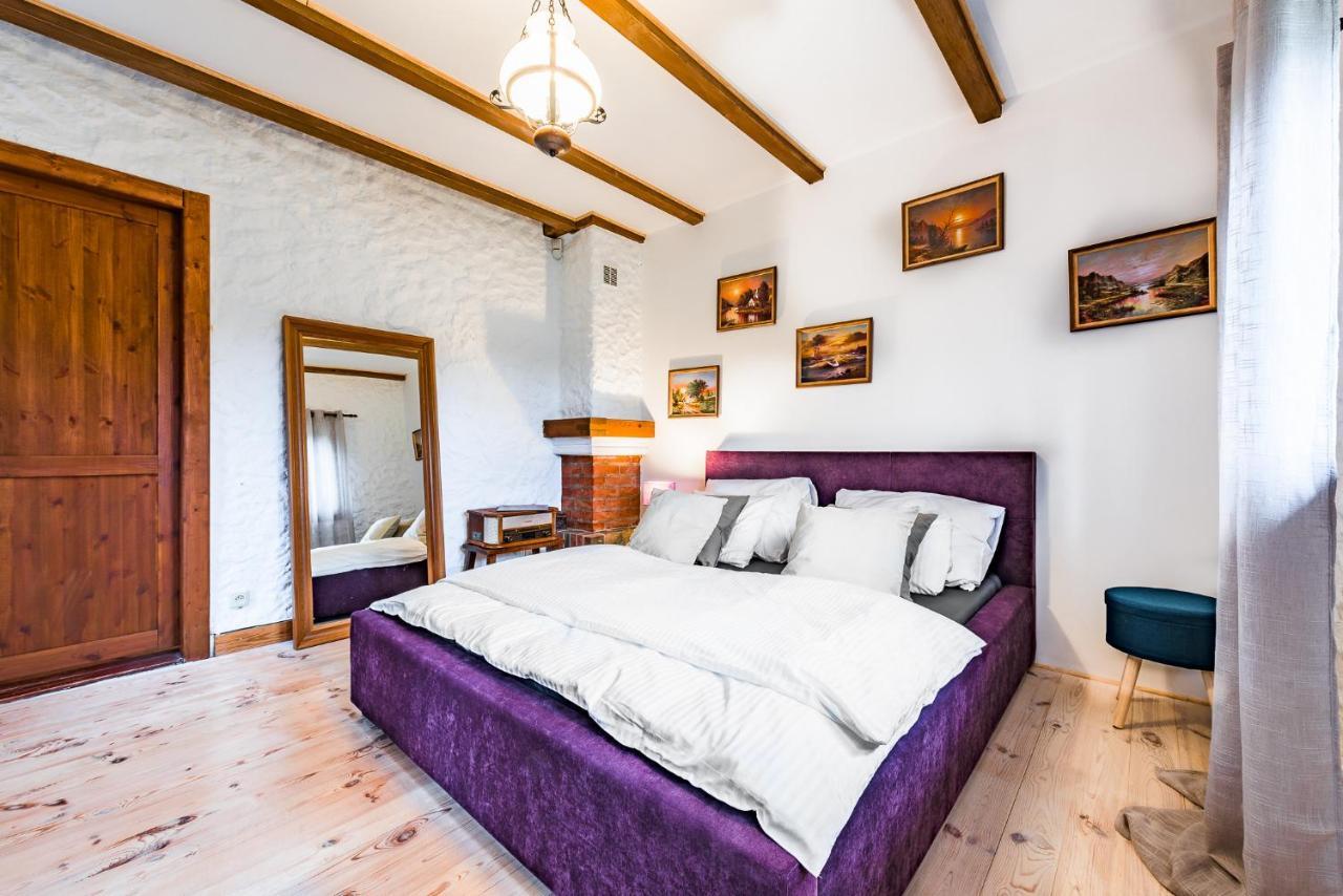 Dworek Wiktorowo Hotel Budki Petrykowskie Kültér fotó