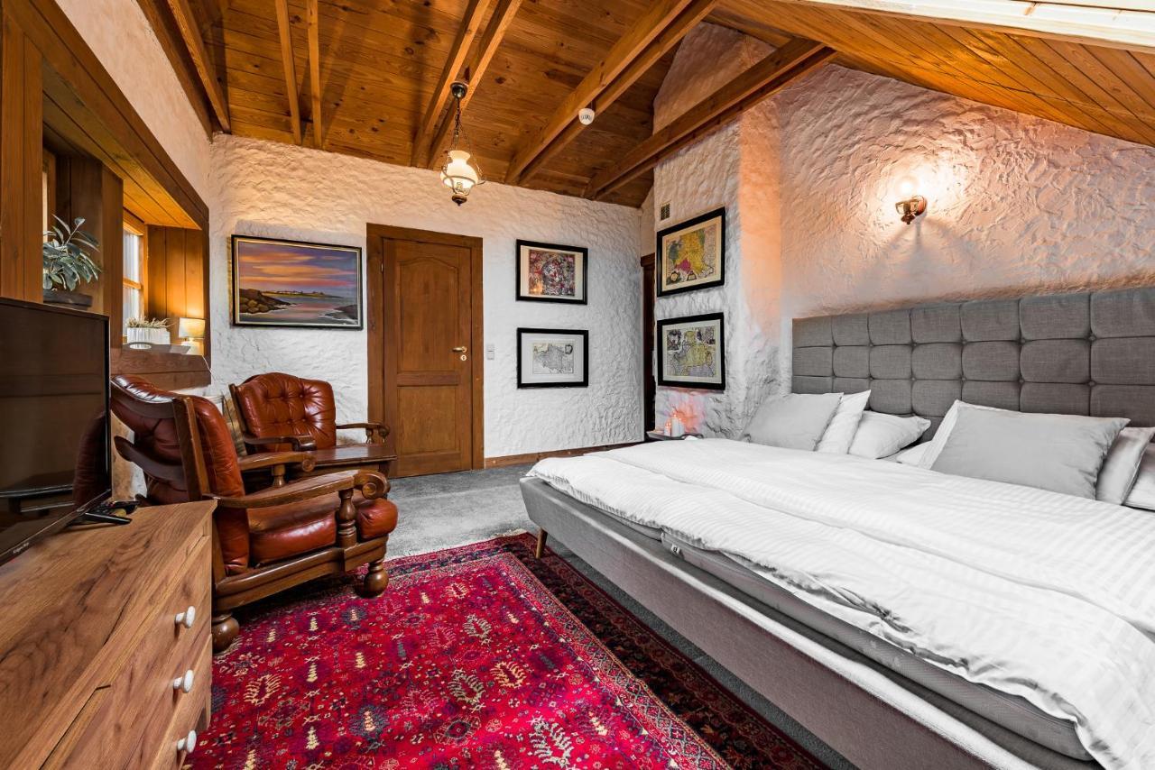 Dworek Wiktorowo Hotel Budki Petrykowskie Kültér fotó
