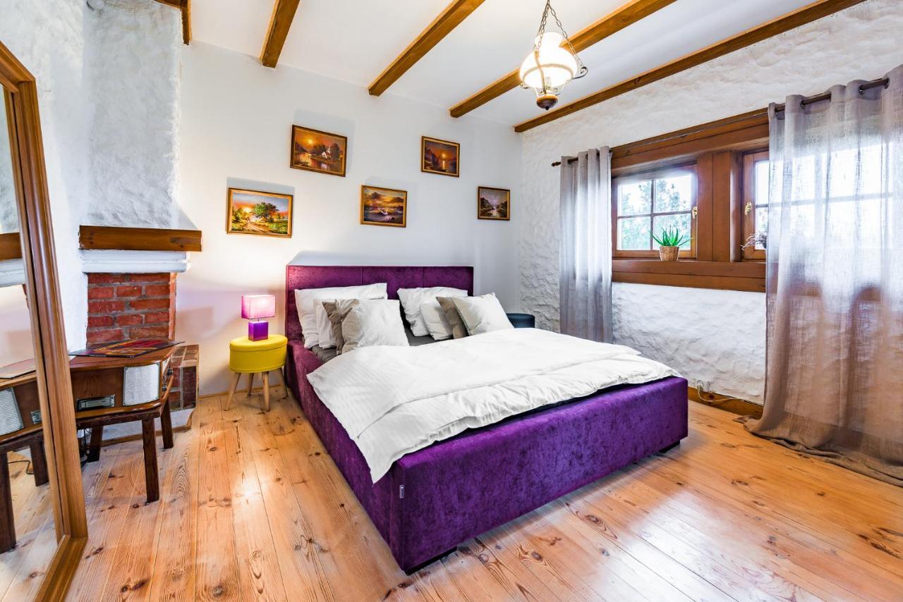 Dworek Wiktorowo Hotel Budki Petrykowskie Kültér fotó
