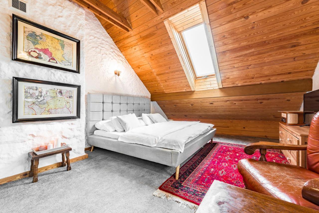 Dworek Wiktorowo Hotel Budki Petrykowskie Kültér fotó